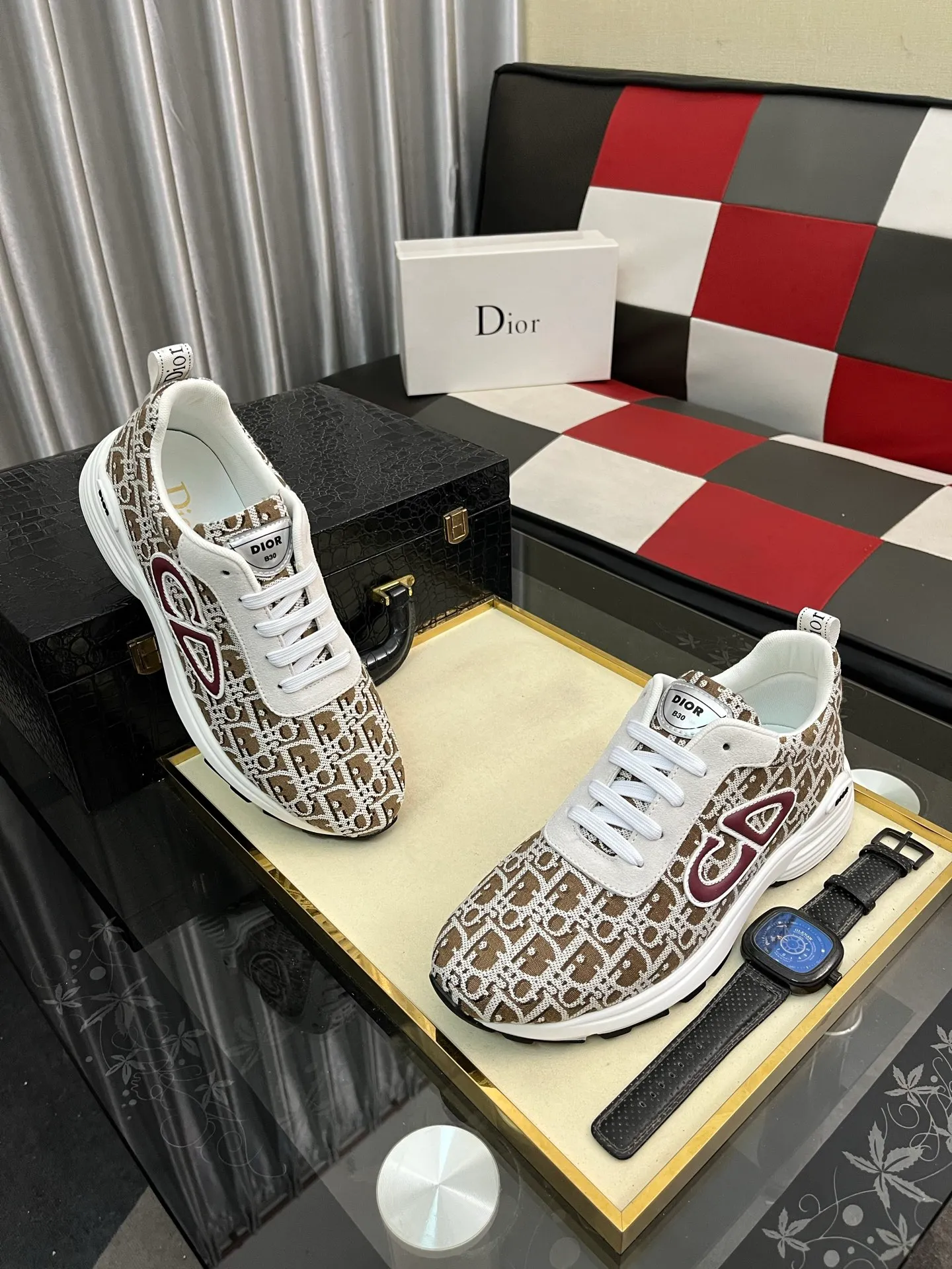 Men's Men's Shoes 💰440⌚️⌚️[Dior] Dior's new casual men's shoes are launched in Hong Kong counters. Official website 1:1 production. Original Italian materials. Designed by European and American masters. Perfect shape to create counter quality. Solid color rubber wear-resistant outsole and classic dazzling head! Super versatile and very comfortable. High-end without losing taste, fashionable and novel! ! Absolute focus! Code number: 38-445️⃣Colors available